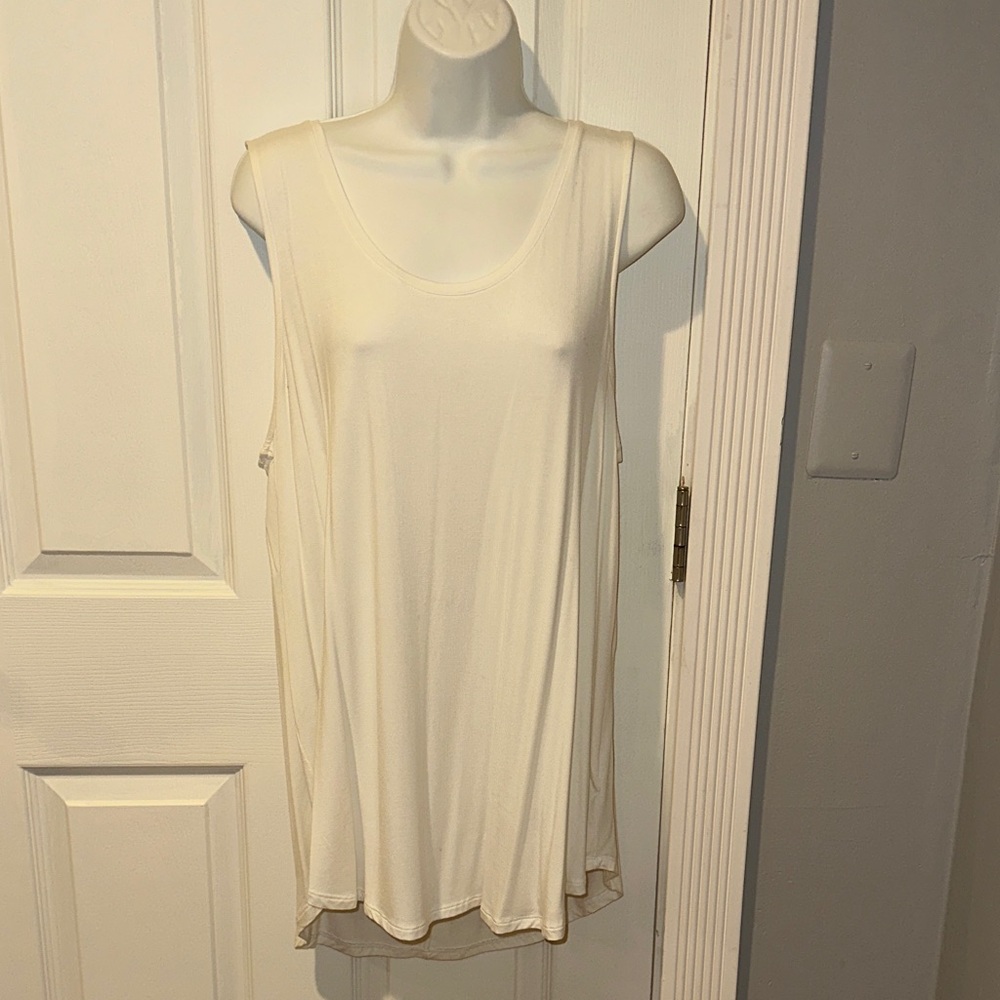 Women's White Sleeveless Top